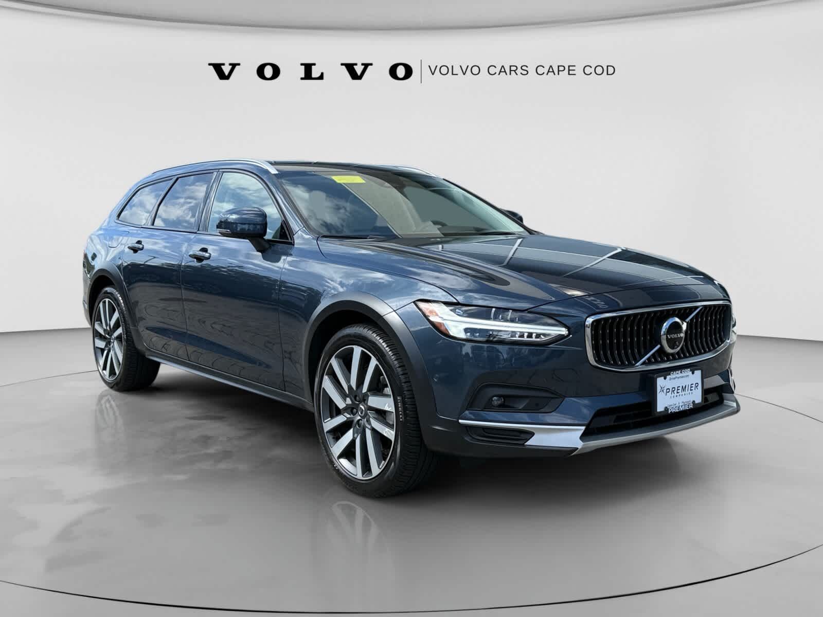 2025 VOLVO V90CC