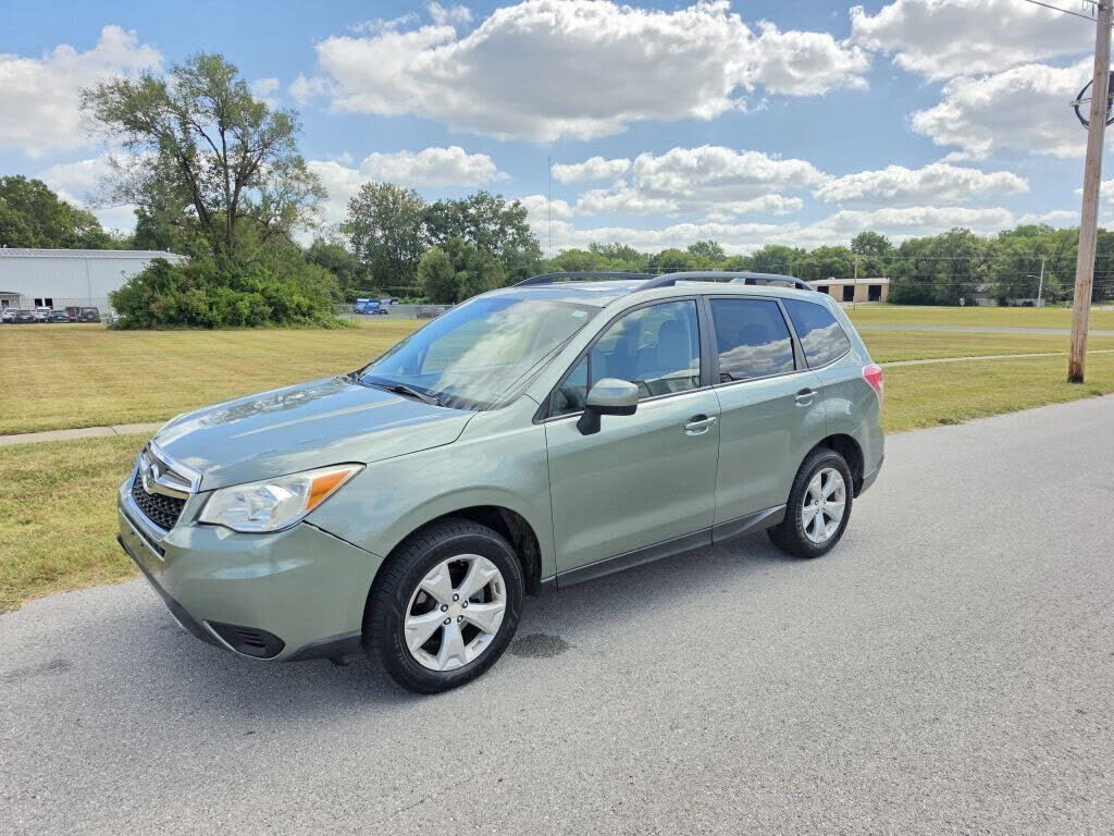 2016 SUBARU Forester