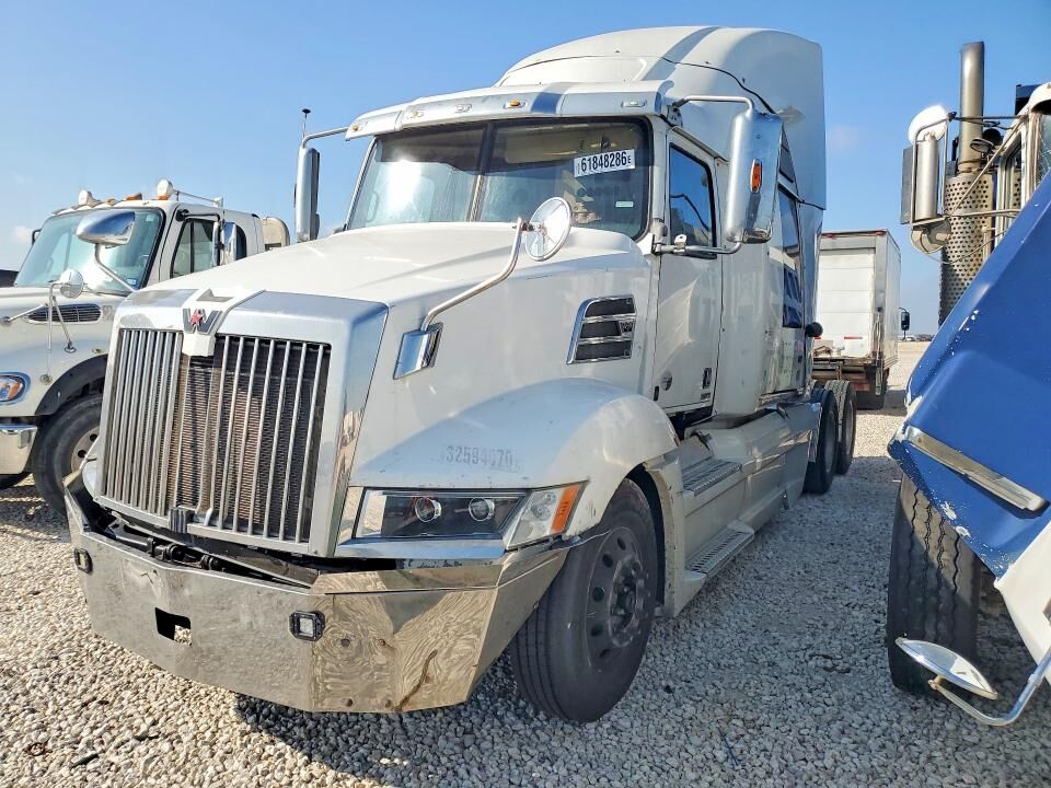 2017 WESTERN STAR 5700