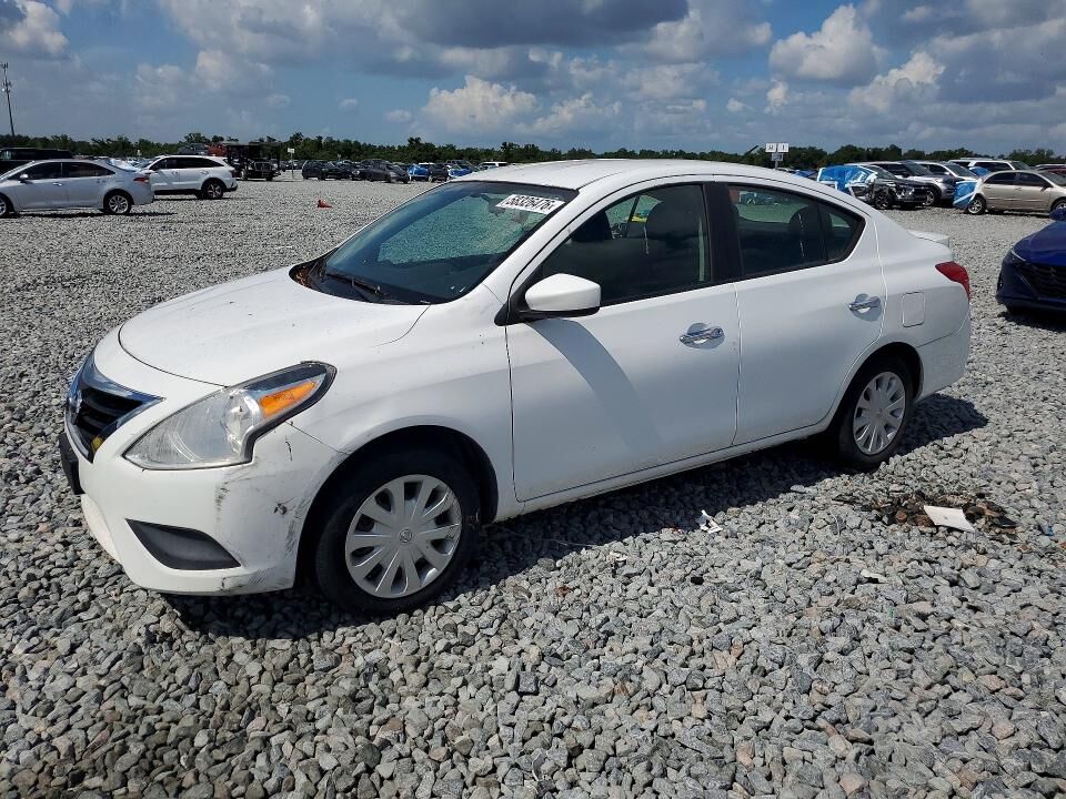 2016 NISSAN Versa