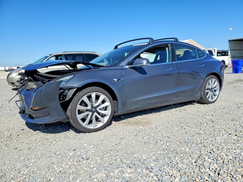 2018 TESLA Model 3