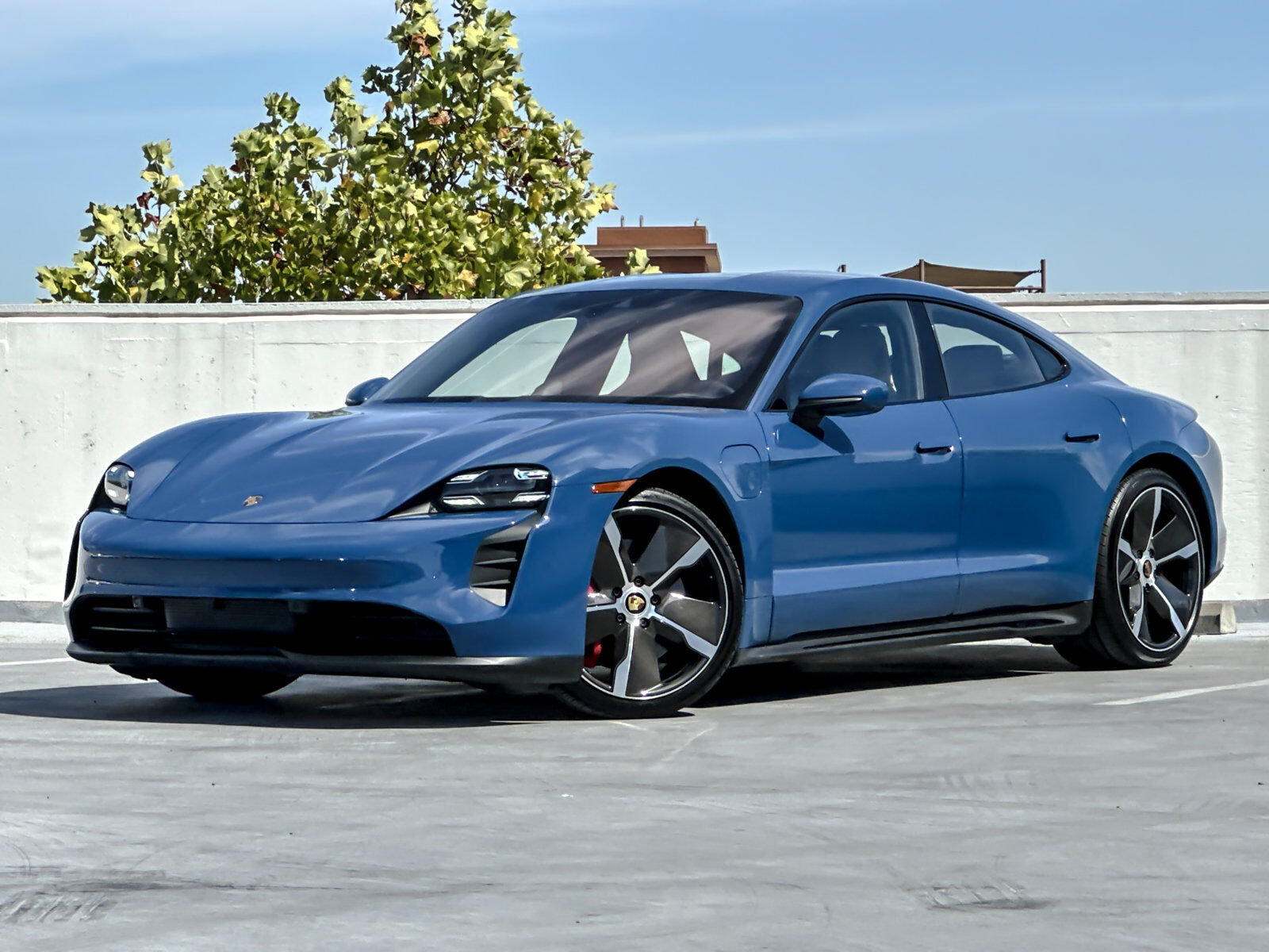 2023 PORSCHE Taycan