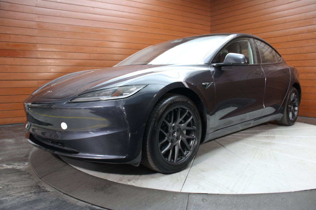 2024 TESLA Model 3