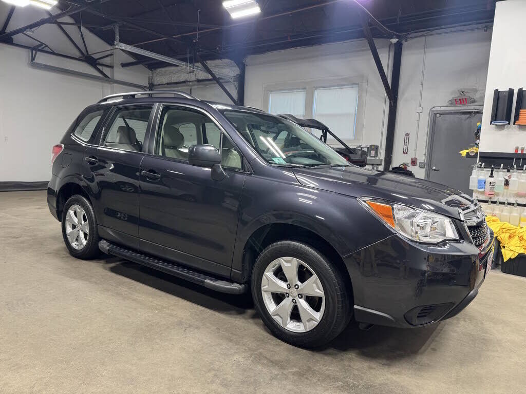 2016 SUBARU Forester