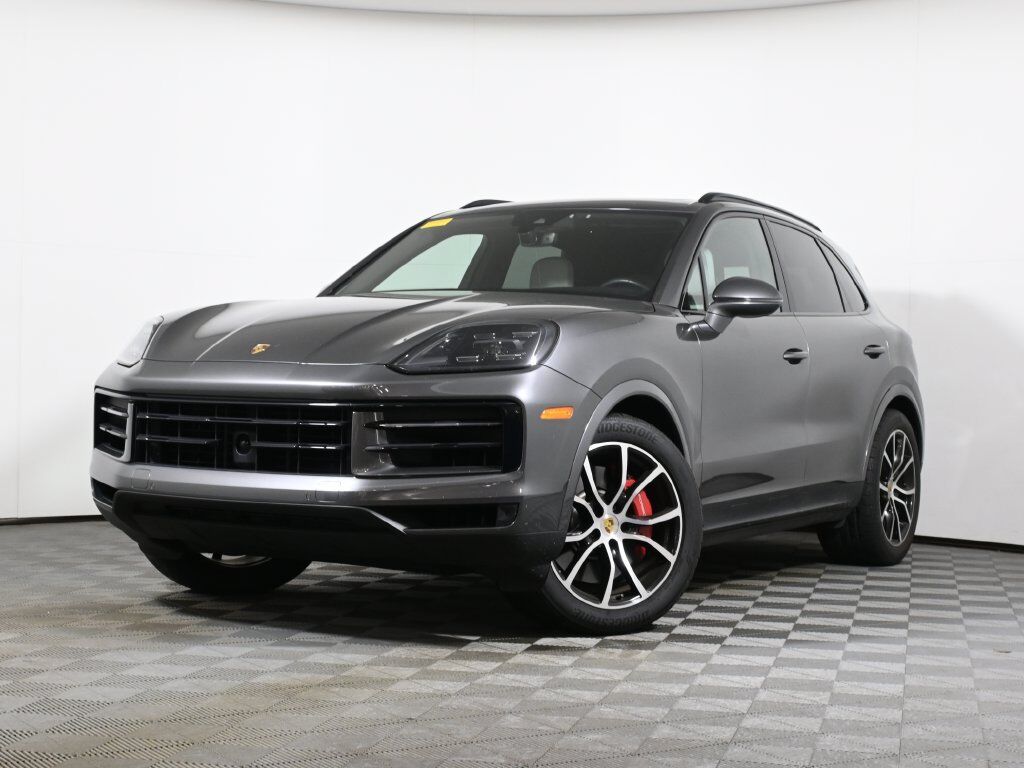 2024 PORSCHE Cayenne