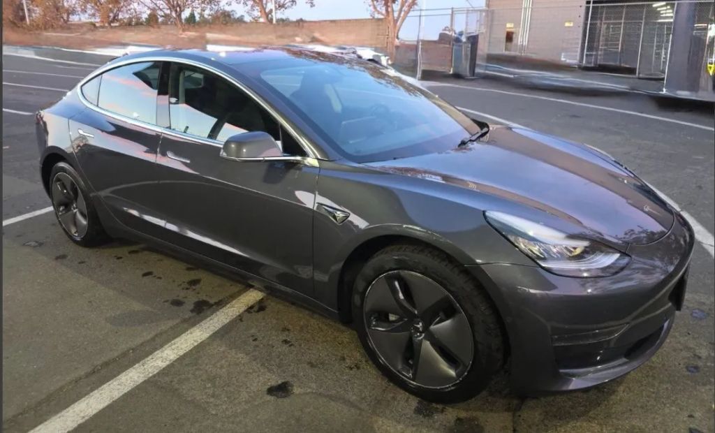 2018 TESLA Model 3