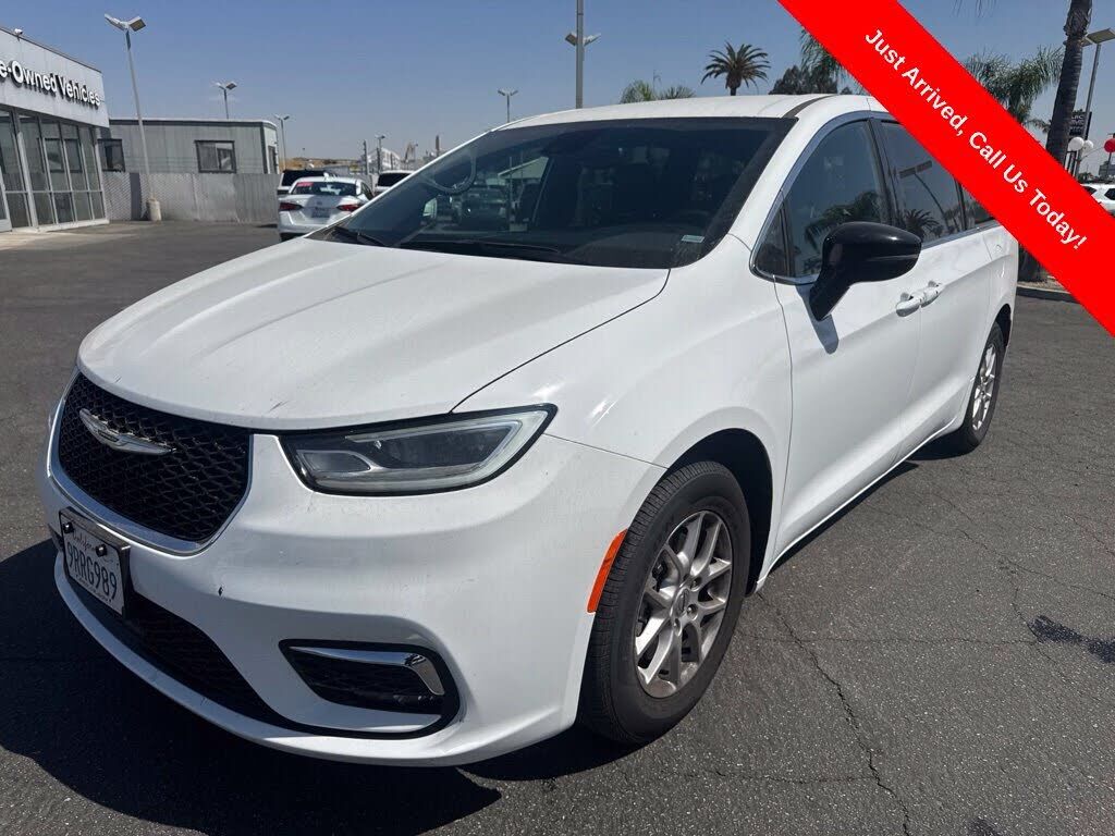 2025 CHRYSLER Pacifica