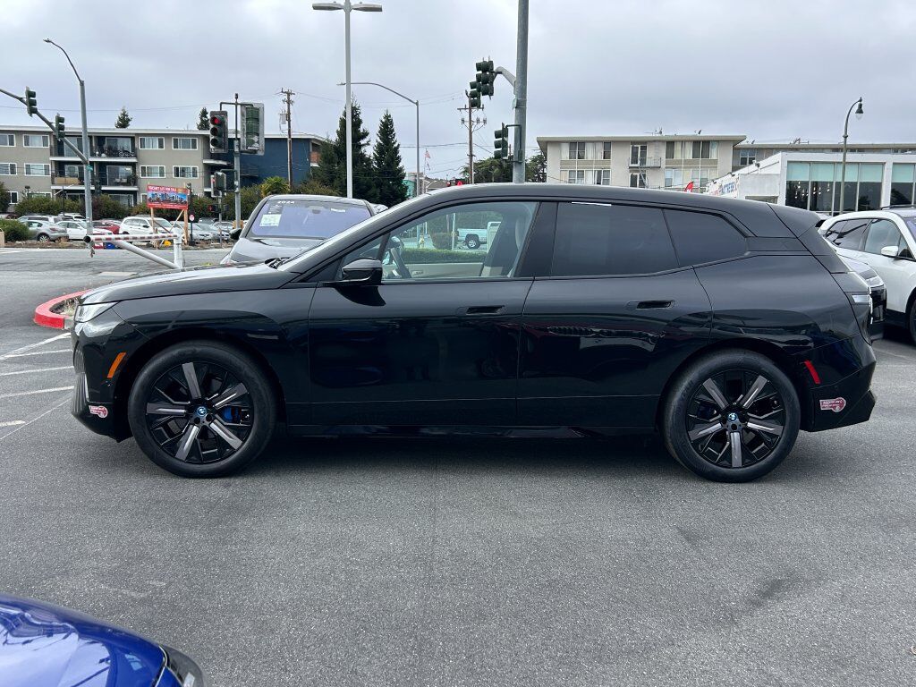 2024 BMW iX