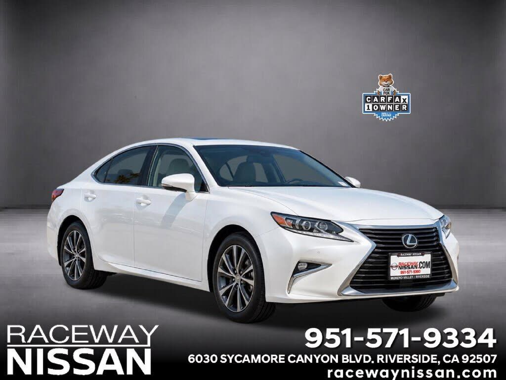 2017 LEXUS ES