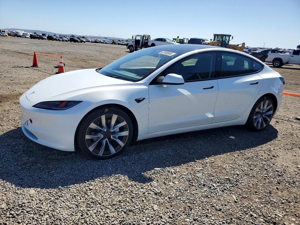 2025 TESLA Model 3