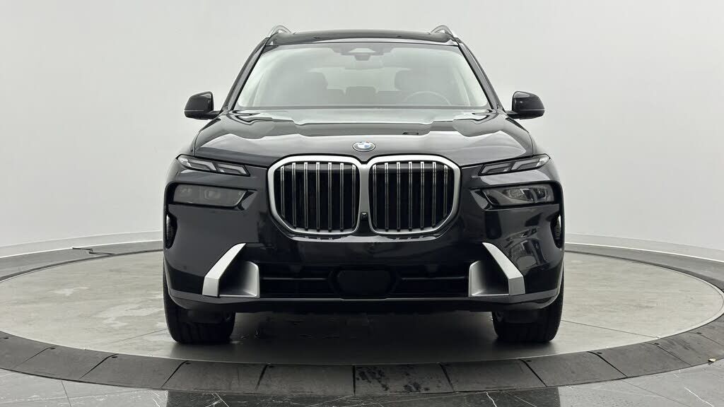 2025 BMW X7
