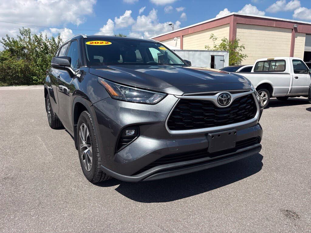 2022 TOYOTA Highlander