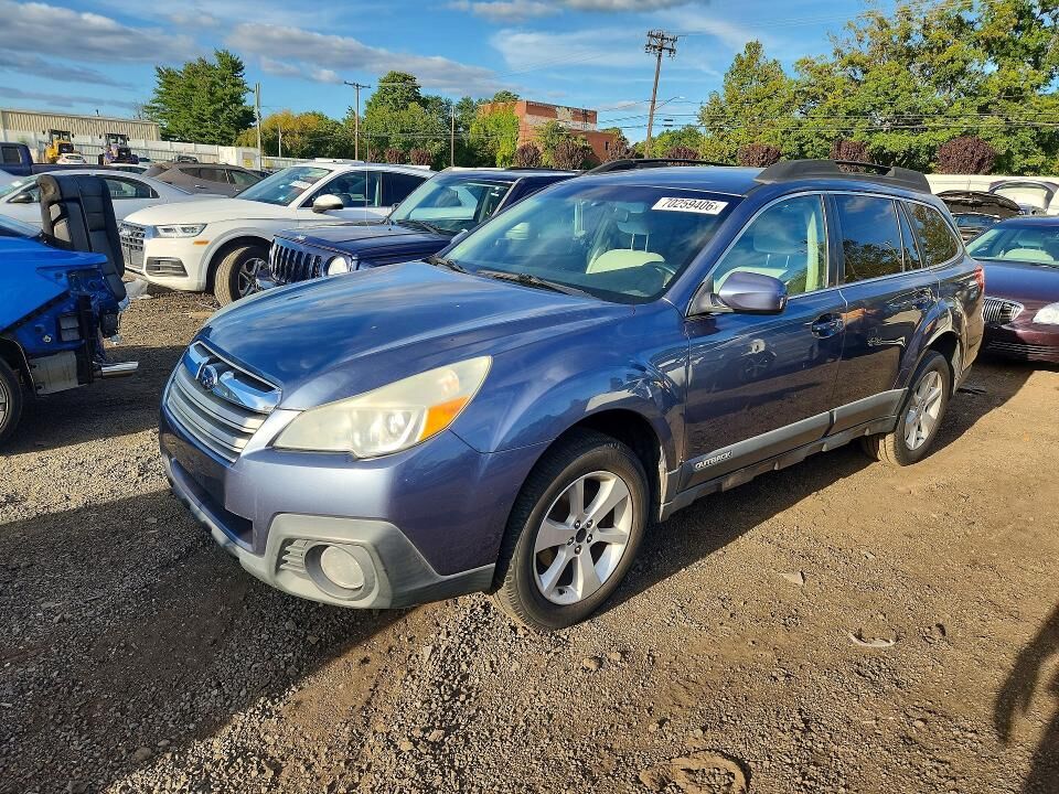 2014 SUBARU Outback
