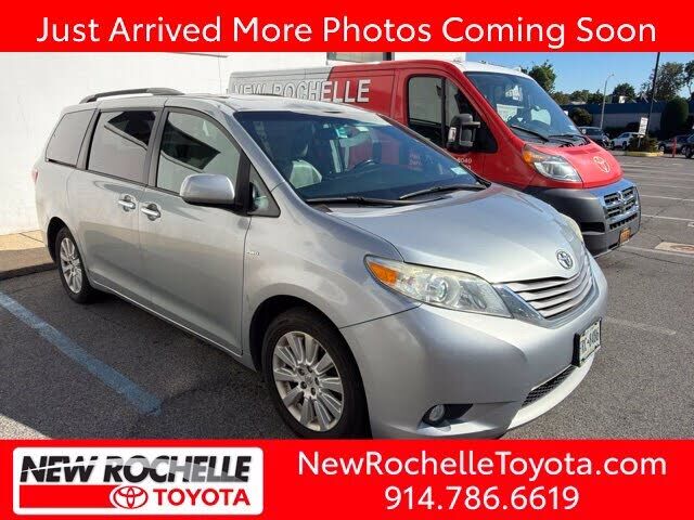 2016 TOYOTA Sienna
