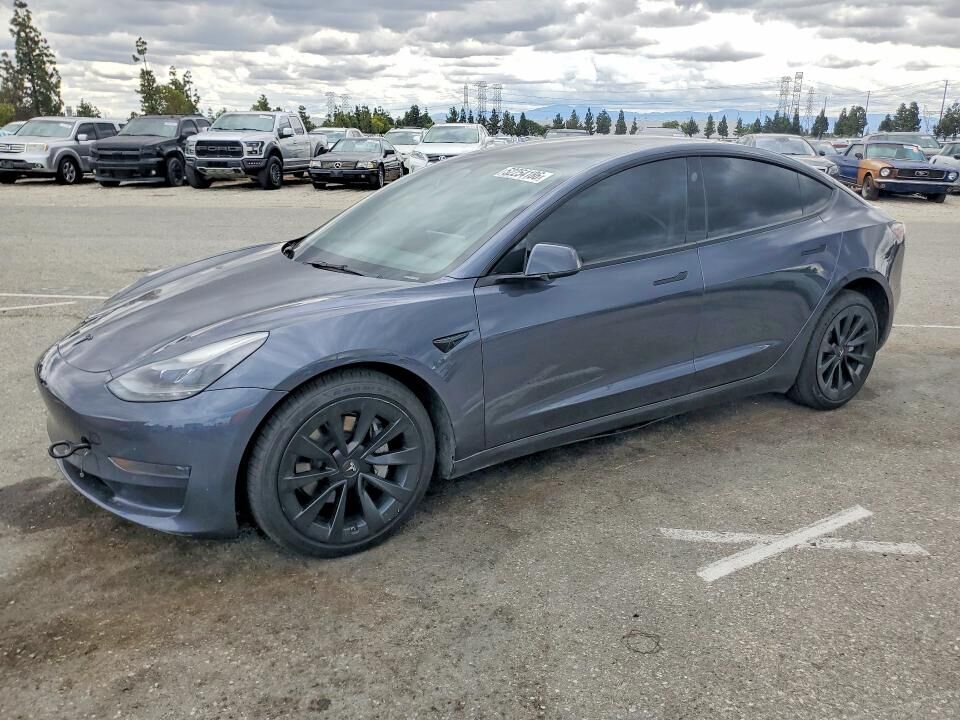 2022 TESLA Model 3