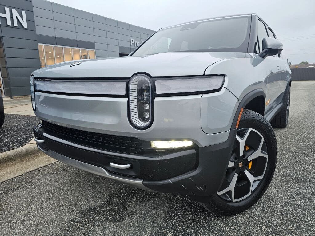 2024 RIVIAN R1S