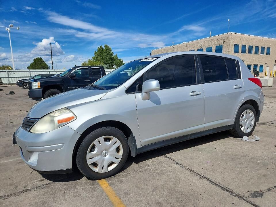 2011 NISSAN Versa