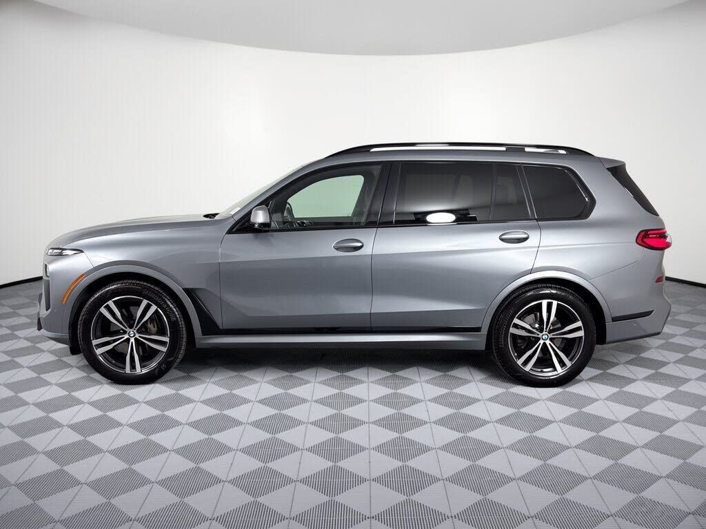 2023 BMW X7