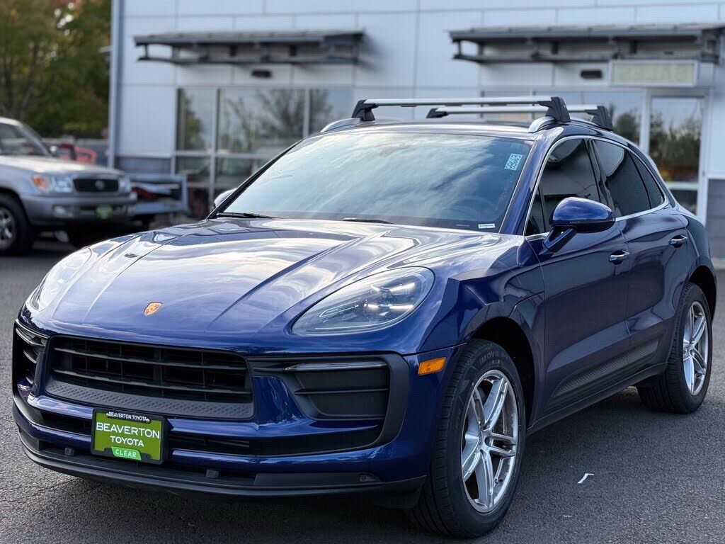 2022 PORSCHE Macan