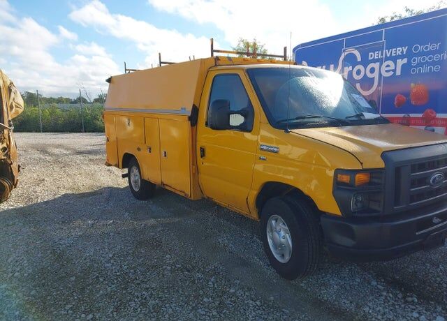 2012 FORD E-350