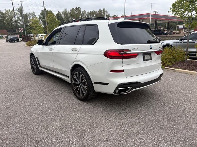 2022 BMW X7
