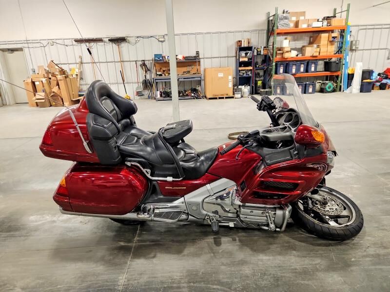 2001 HONDA GL1800