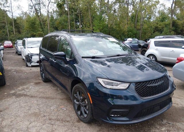2022 CHRYSLER Pacifica