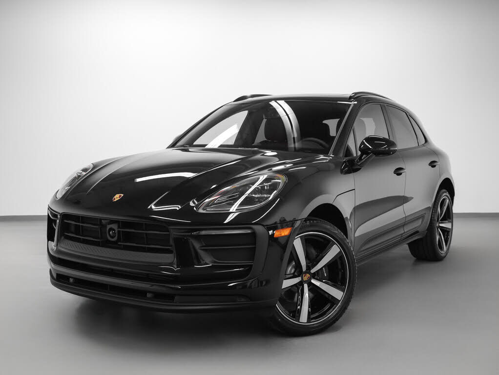 2026 PORSCHE Macan