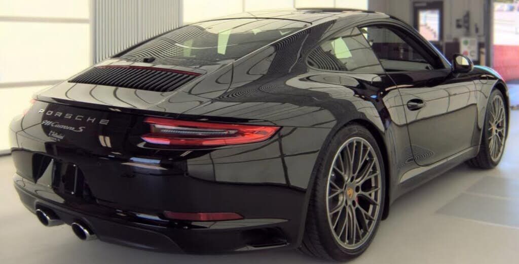 2017 PORSCHE 911