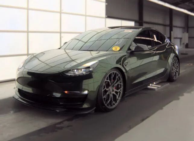 2022 TESLA Model 3