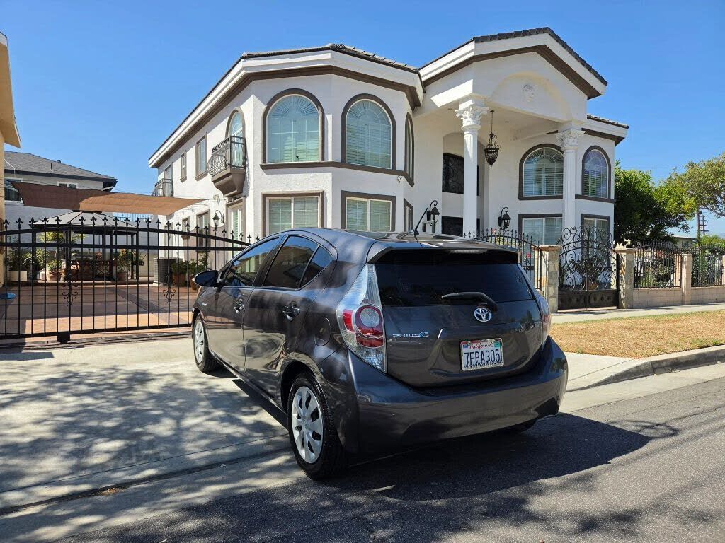 2014 TOYOTA Prius