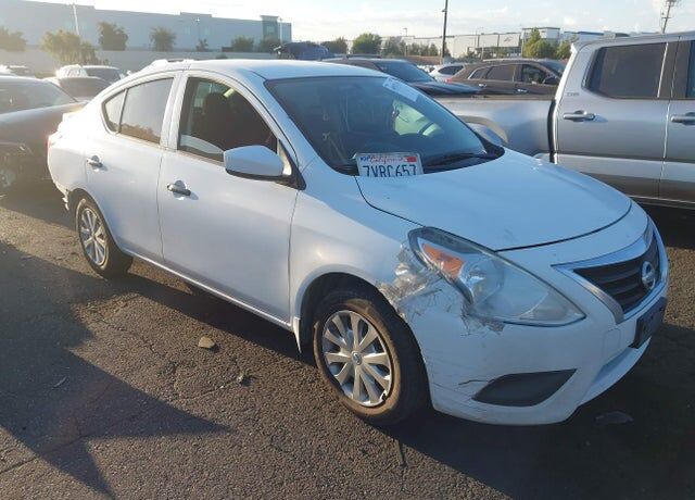 2017 NISSAN Versa