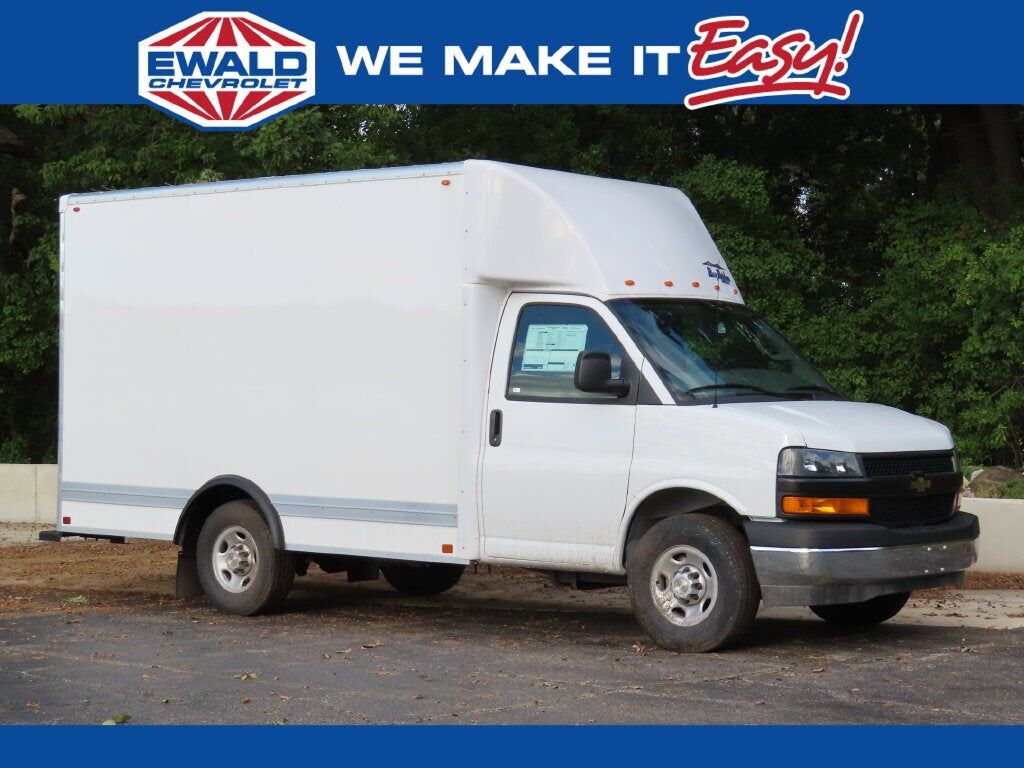 2026 CHEVROLET Express