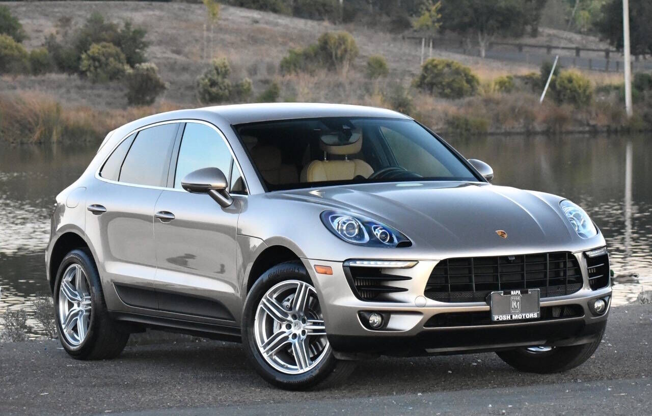 2017 PORSCHE Macan