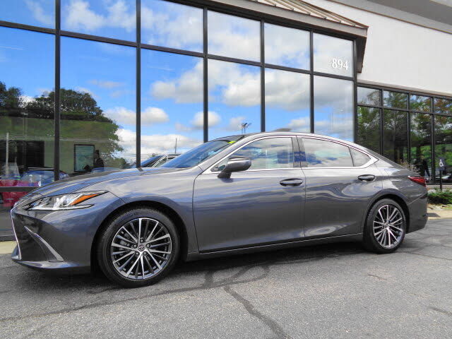 2022 LEXUS ES