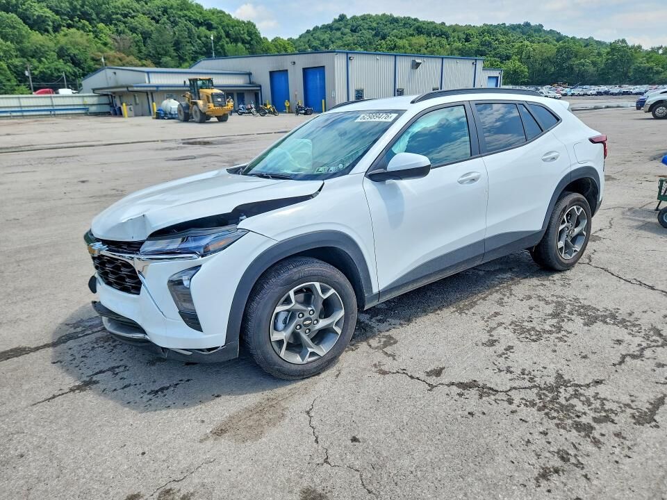 2025 CHEVROLET Trax