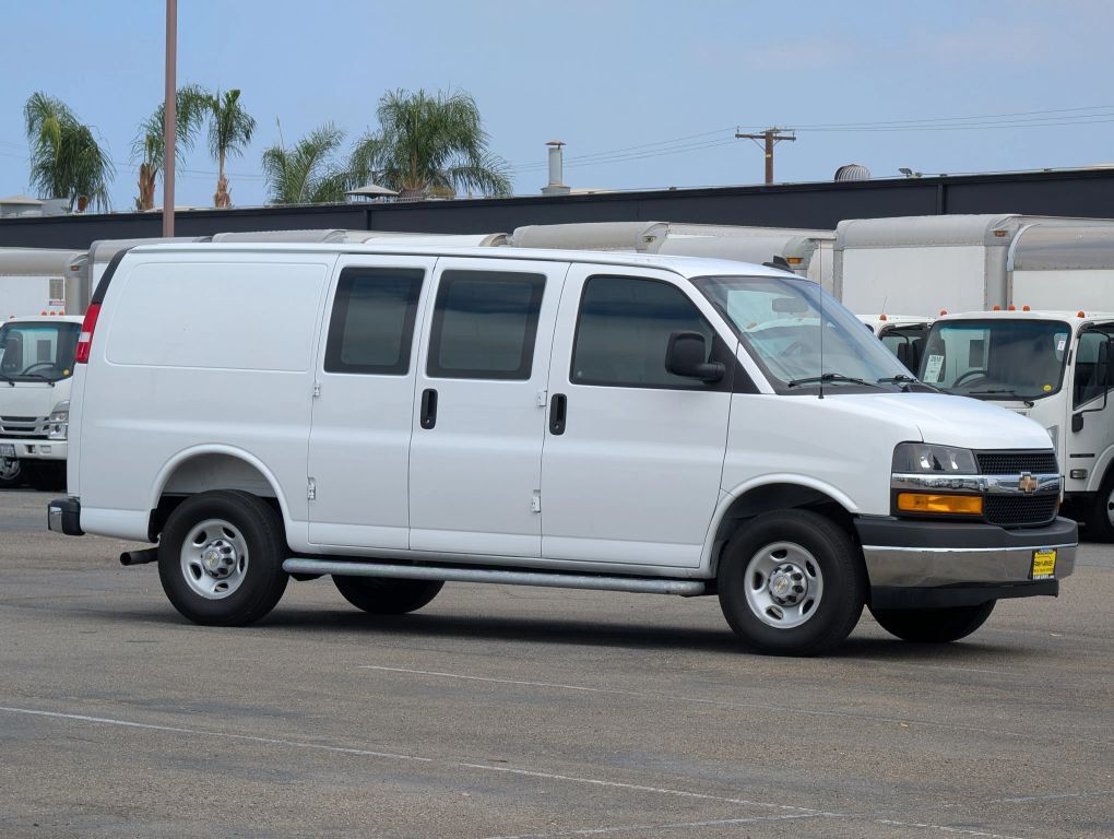 2025 CHEVROLET Express
