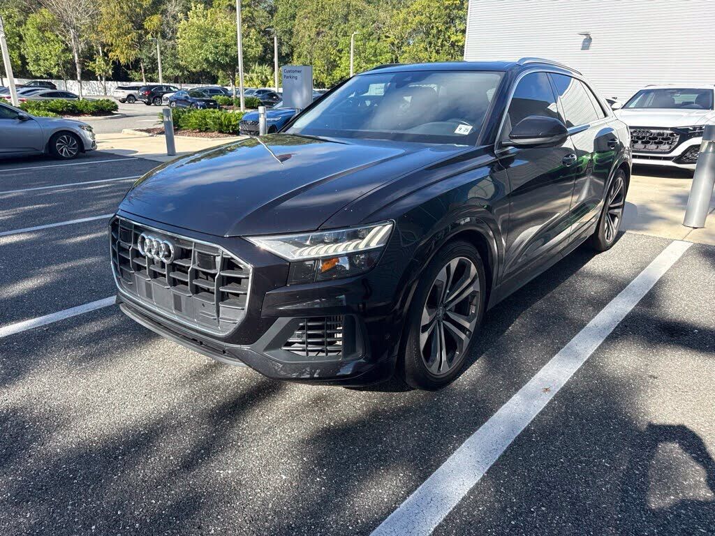 2020 AUDI Q8