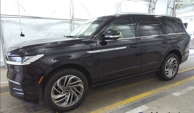 2025 LINCOLN Navigator