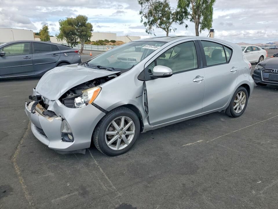 2014 TOYOTA Prius