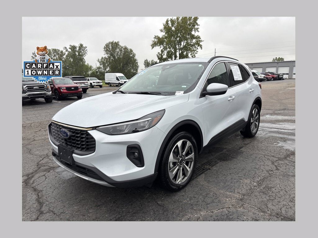 2025 FORD Escape