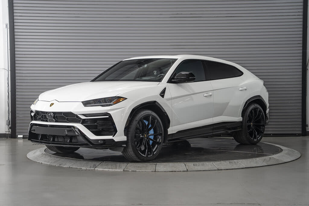 2022 LAMBORGHINI URUS