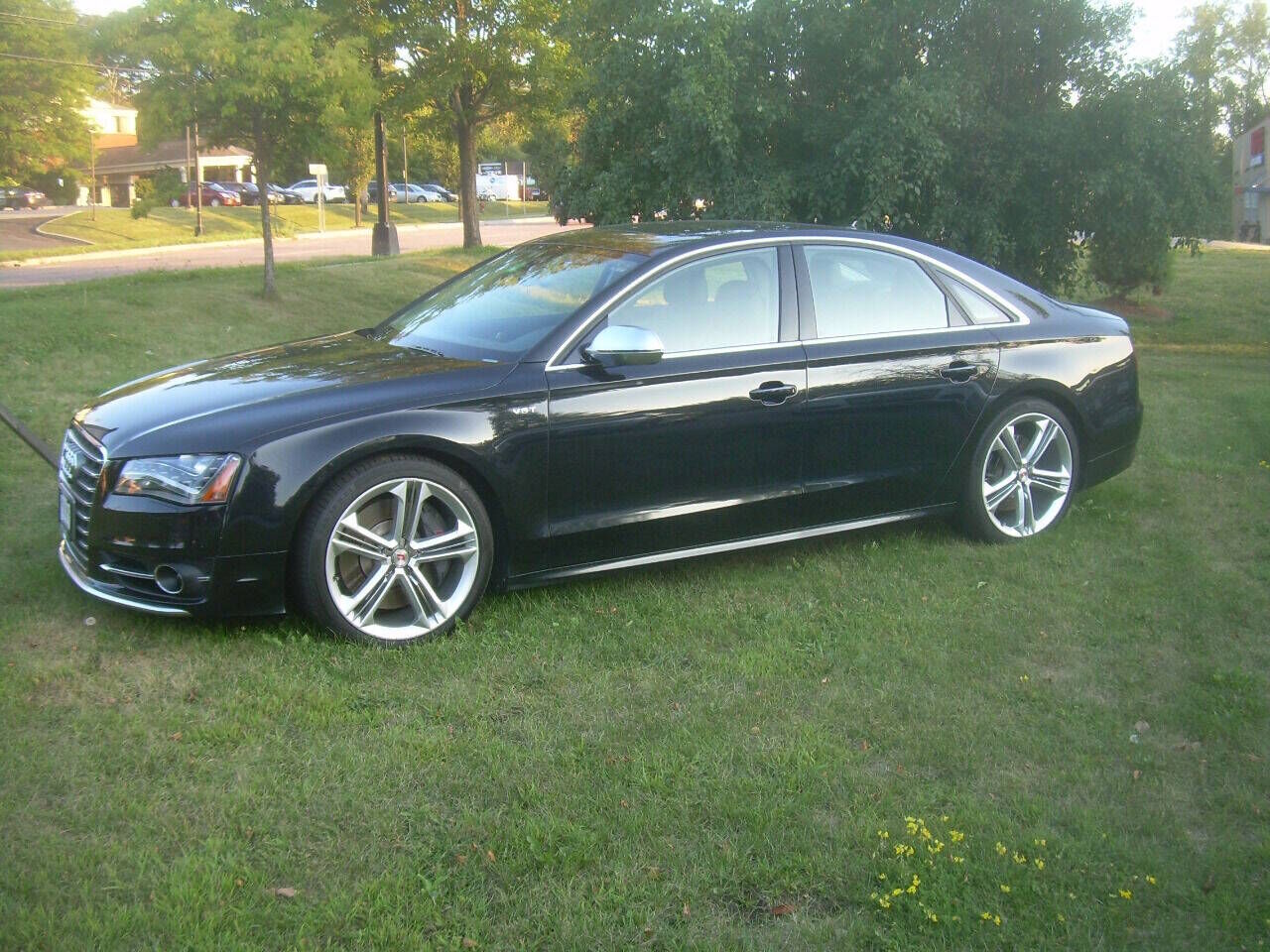 2013 AUDI S8
