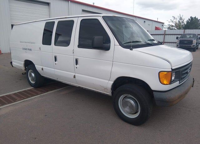 2004 FORD E-350