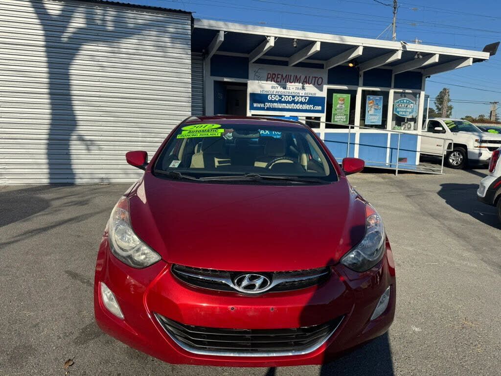 2012 HYUNDAI Elantra