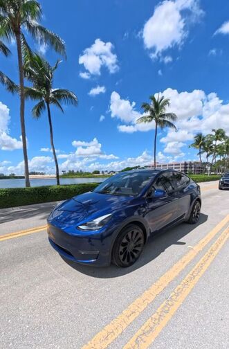 2024 TESLA Model Y