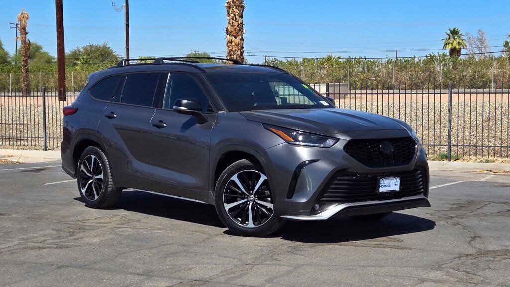 2021 TOYOTA Highlander