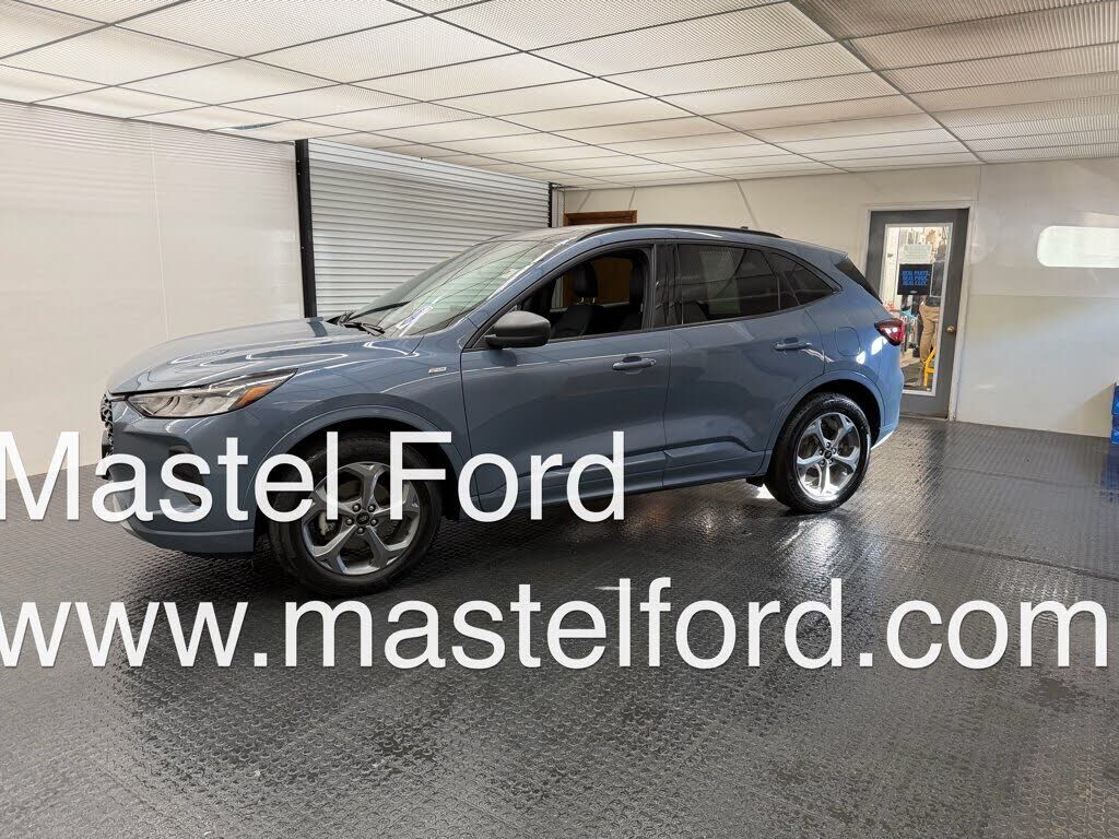 2023 FORD Escape