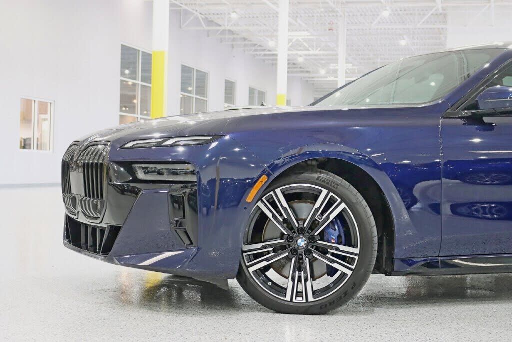 2023 BMW 760i