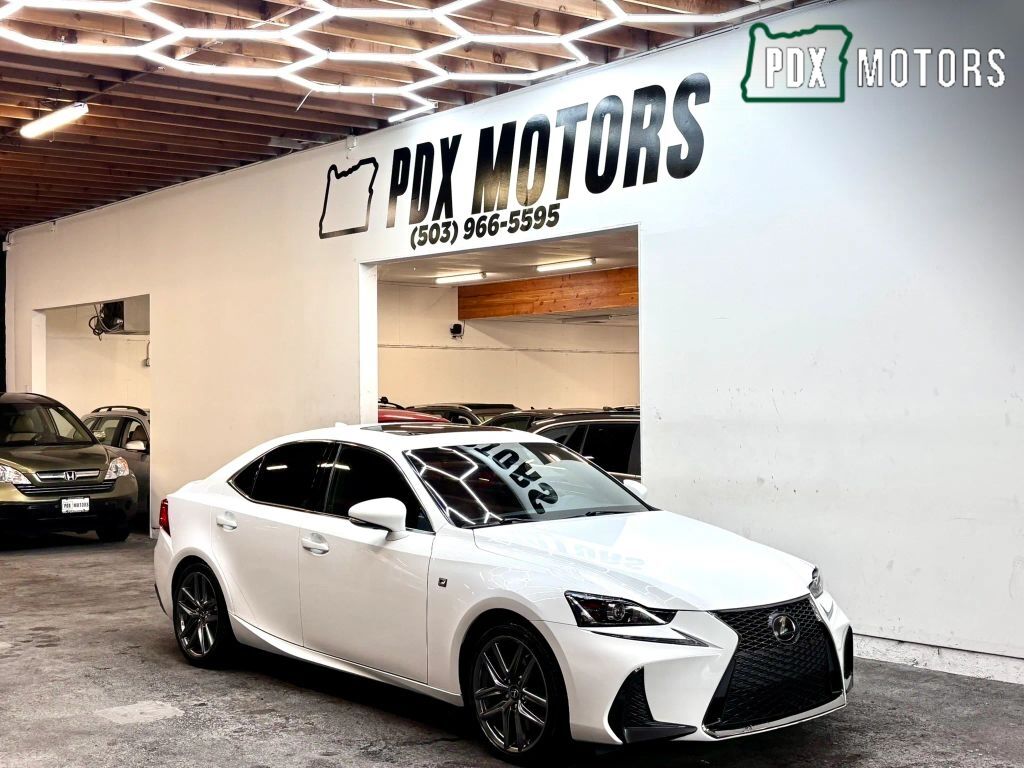 2017 LEXUS IS